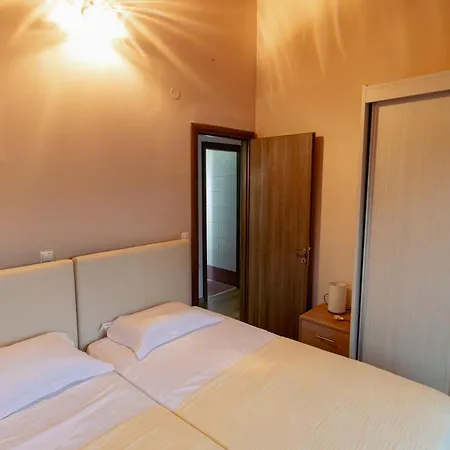 Vincenzo Variko Villa *