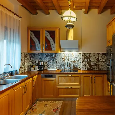 Vincenzo Variko Villa Kouvalata